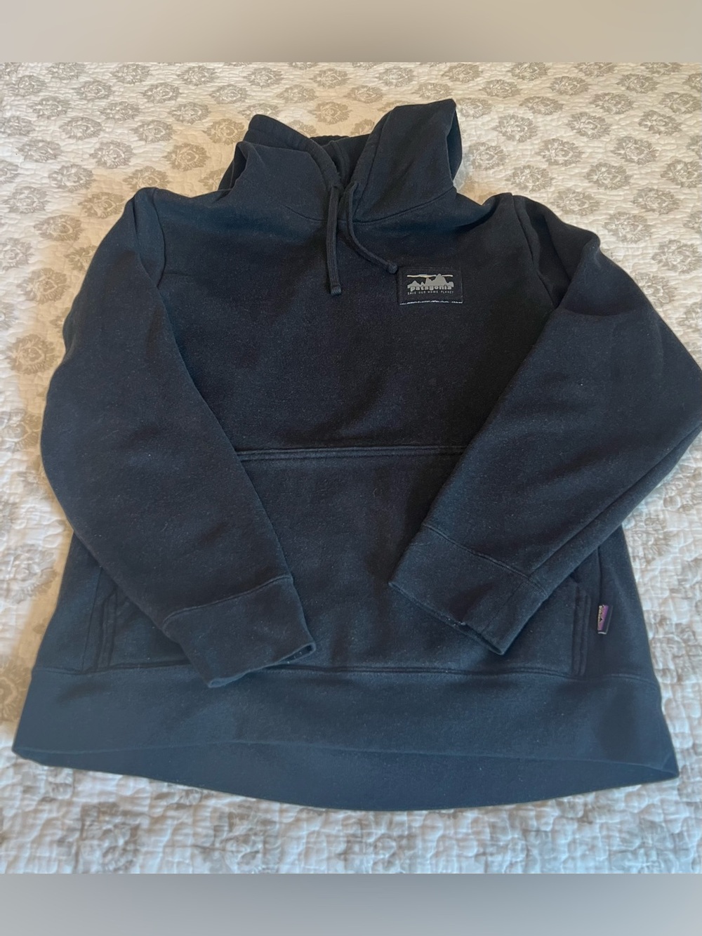 Patagonia Black Crewneck Pullover Hoodie